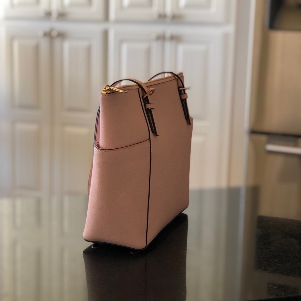 michael kors purse - Picture 5 of 8